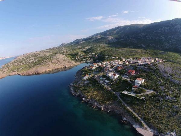 Apartmani Cesarica คาร์โลบัก ภายนอก รูปภาพ