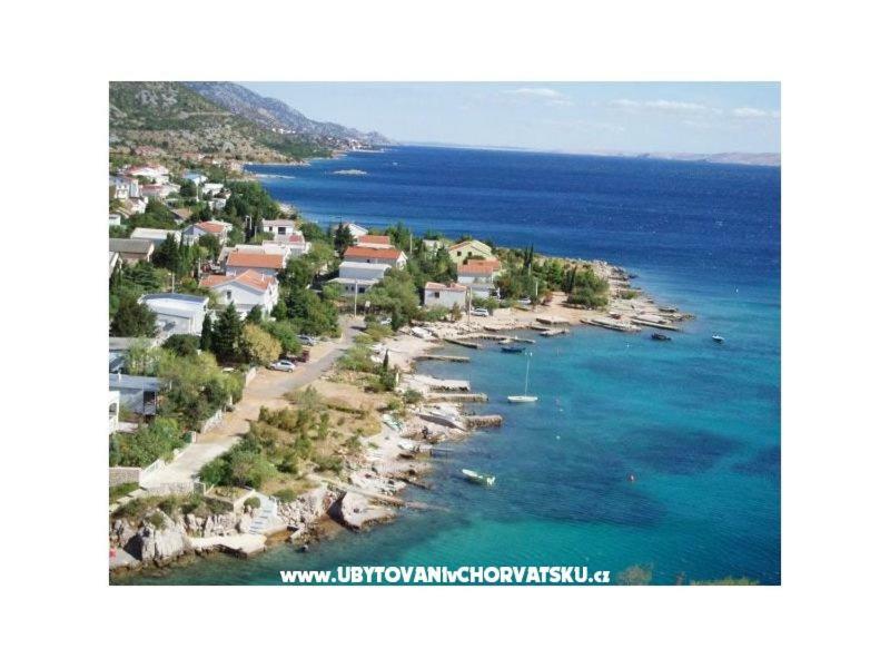 Apartmani Cesarica คาร์โลบัก ภายนอก รูปภาพ
